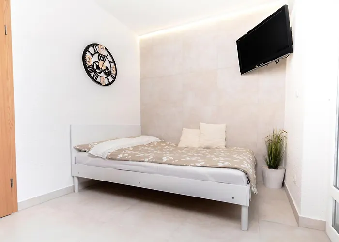 Boutique Sabrina - Exclusive With Free Parking Selce