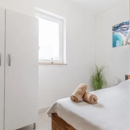 Boutique Sabrina - Exclusive With Free Parking Apartament *