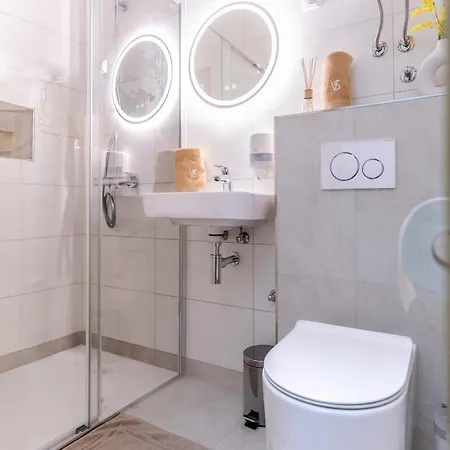 Boutique Sabrina - Exclusive With Free Parking Apartament *