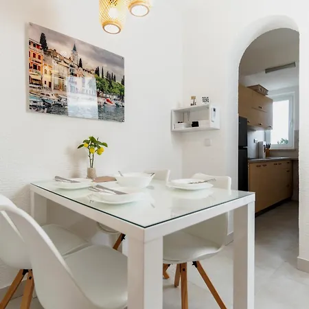 Boutique Sabrina - Exclusive With Free Parking Apartament